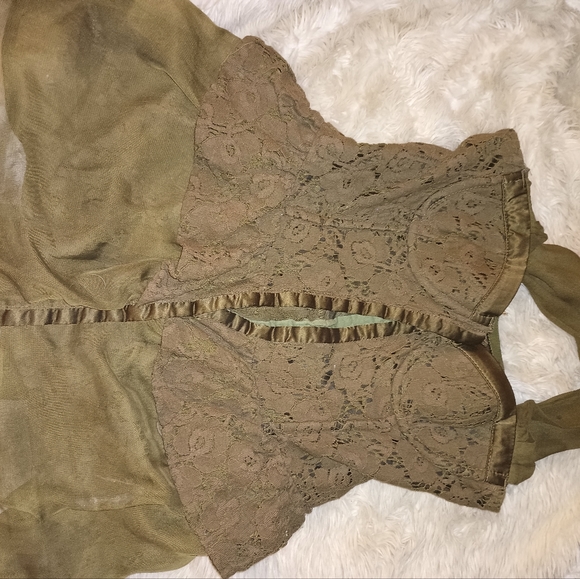 Top - Picture 4 of 4